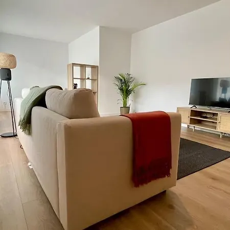 73m2 - 2 - Parking - Wi-fi Apartment *